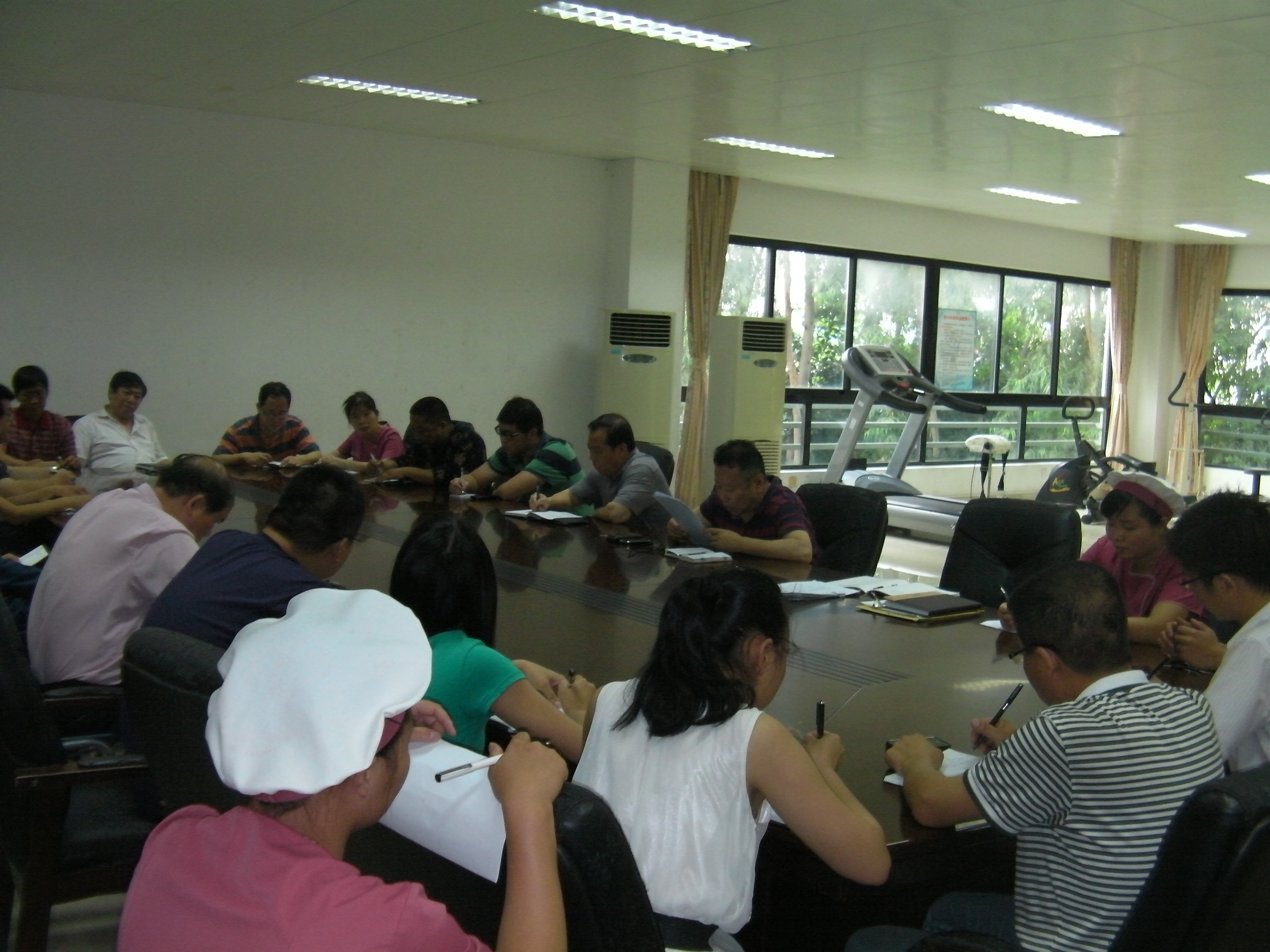 构筑梦想 成就人生——漳州校区服务办党支部召开学习贯彻习近平总书记五四重要讲话精神