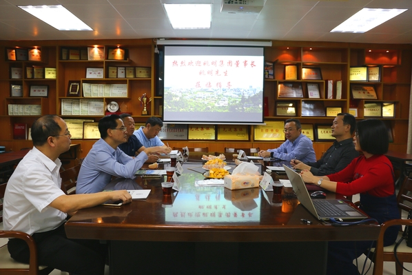 “姚明集团”董事长姚明走访我校