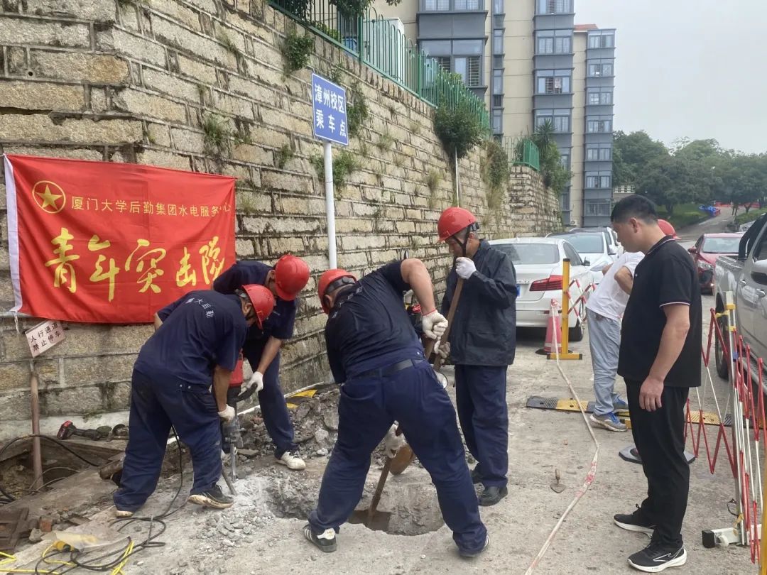 争分夺秒抢进度,快速维修保供电