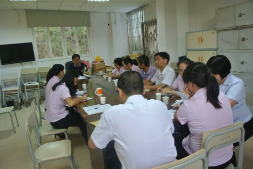 公寓党支部召开“两学一做”学习教育第三专题讨论会