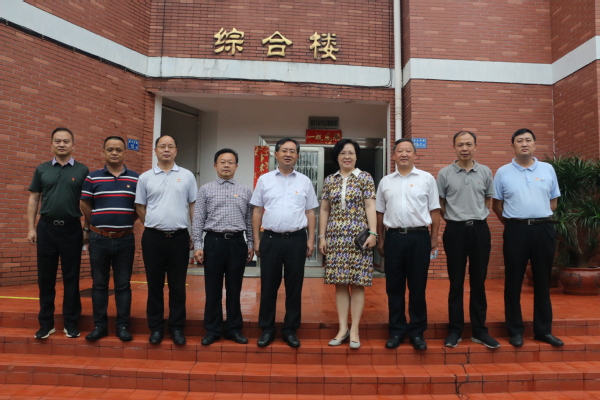 厦门理工学院党委书记林进川一行来访集团