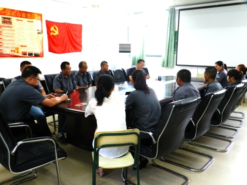 以学带做,提高服务质量