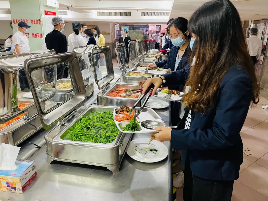 人保员工餐厅喜迎开业