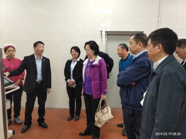 校领导带队检查全校各餐厅食品安全工作