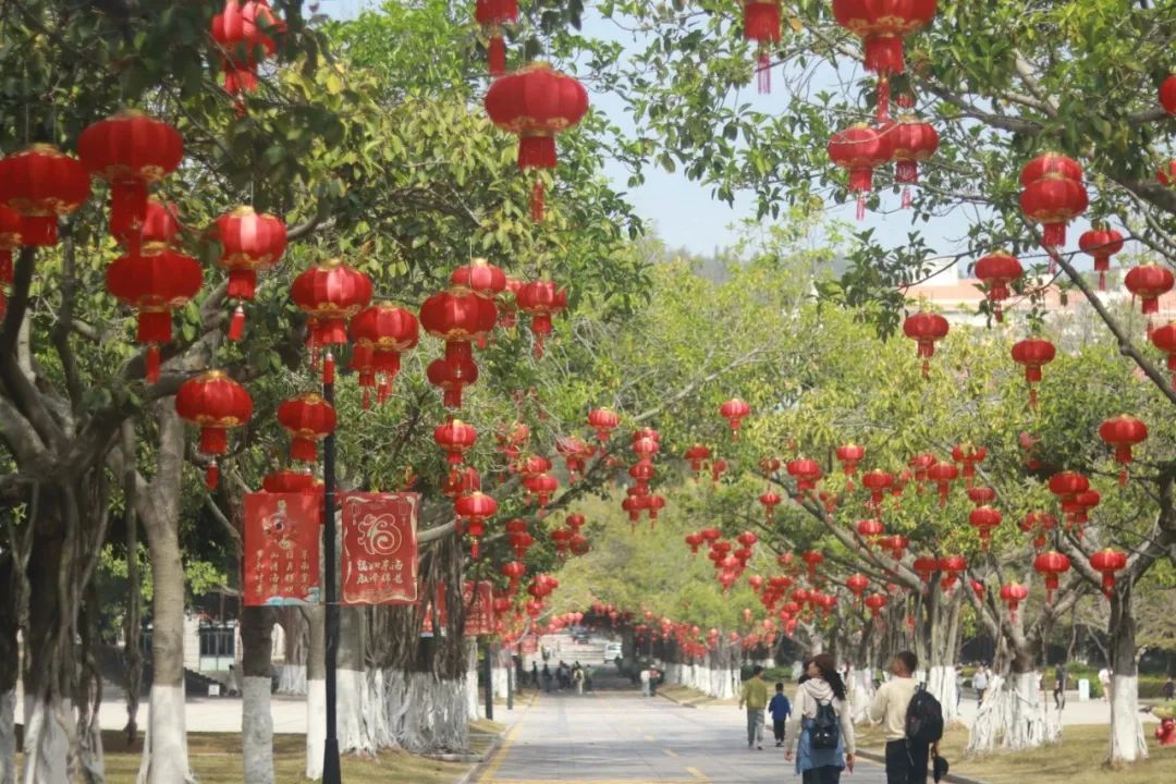 欢迎返校,开启“热辣滚烫”的新学期