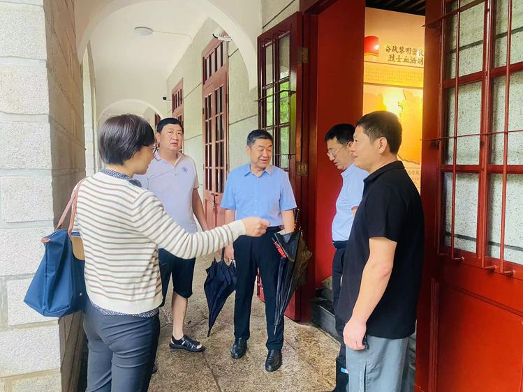 闻“风”而动,以“迅”应汛 ——后勤集团做好防台防汛工作