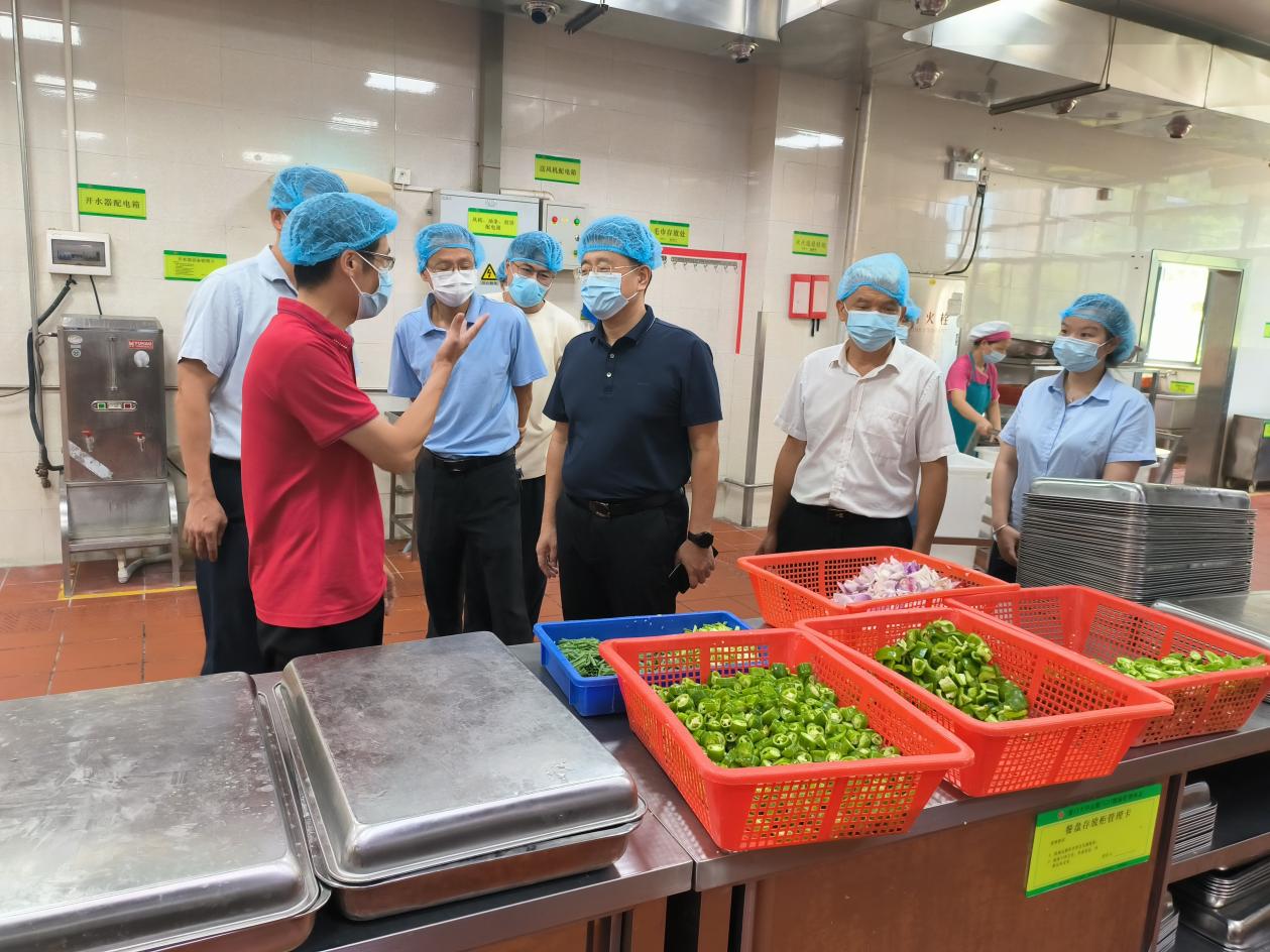 集团领导带队到翔安校区检查疫情防控工作