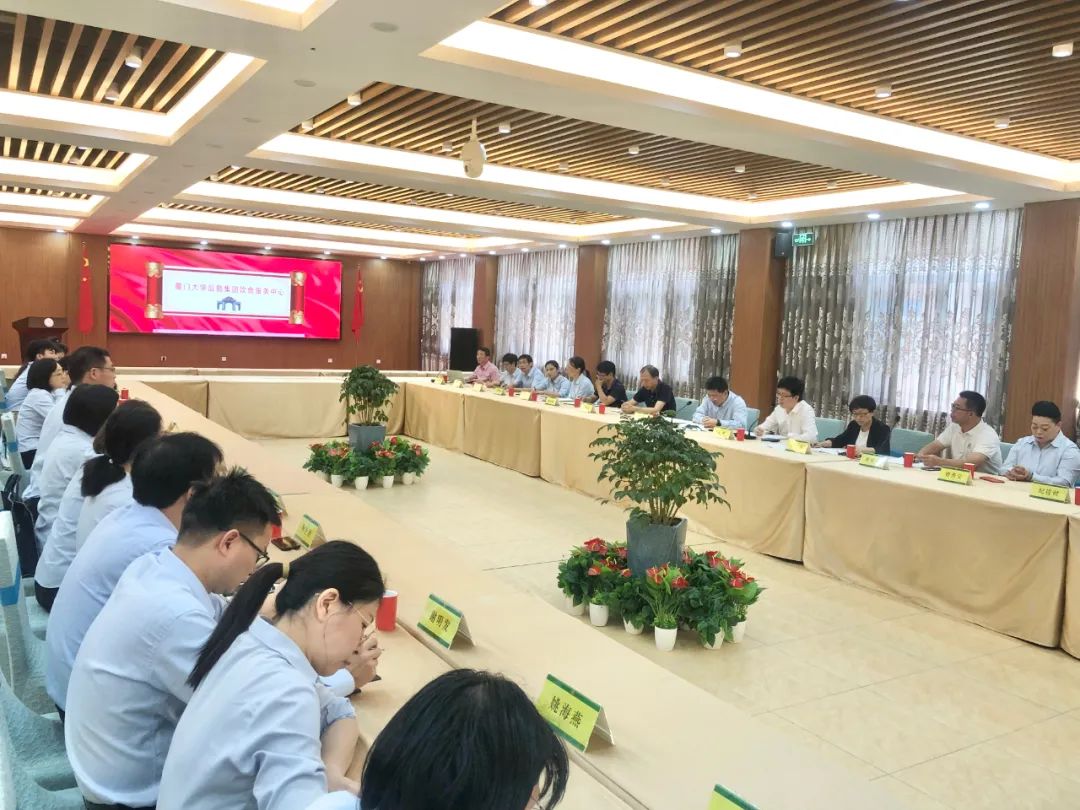 集团领导到饮食服务中心调研座谈