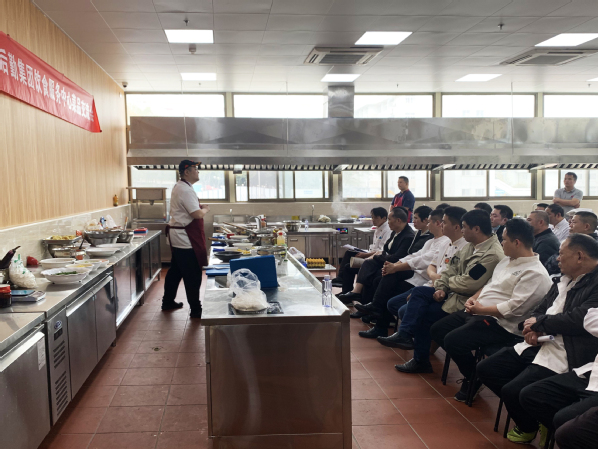 技术提升丨饮食服务中心举办东北菜培训