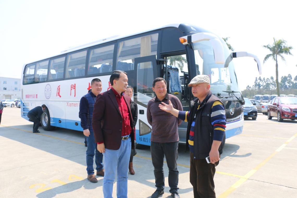 【喜迎校庆进行时】察看制车进程,用新车迎校友