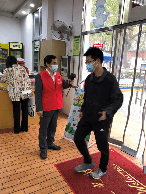 南强物业党支部积极参与学校抗疫党员志愿者活动