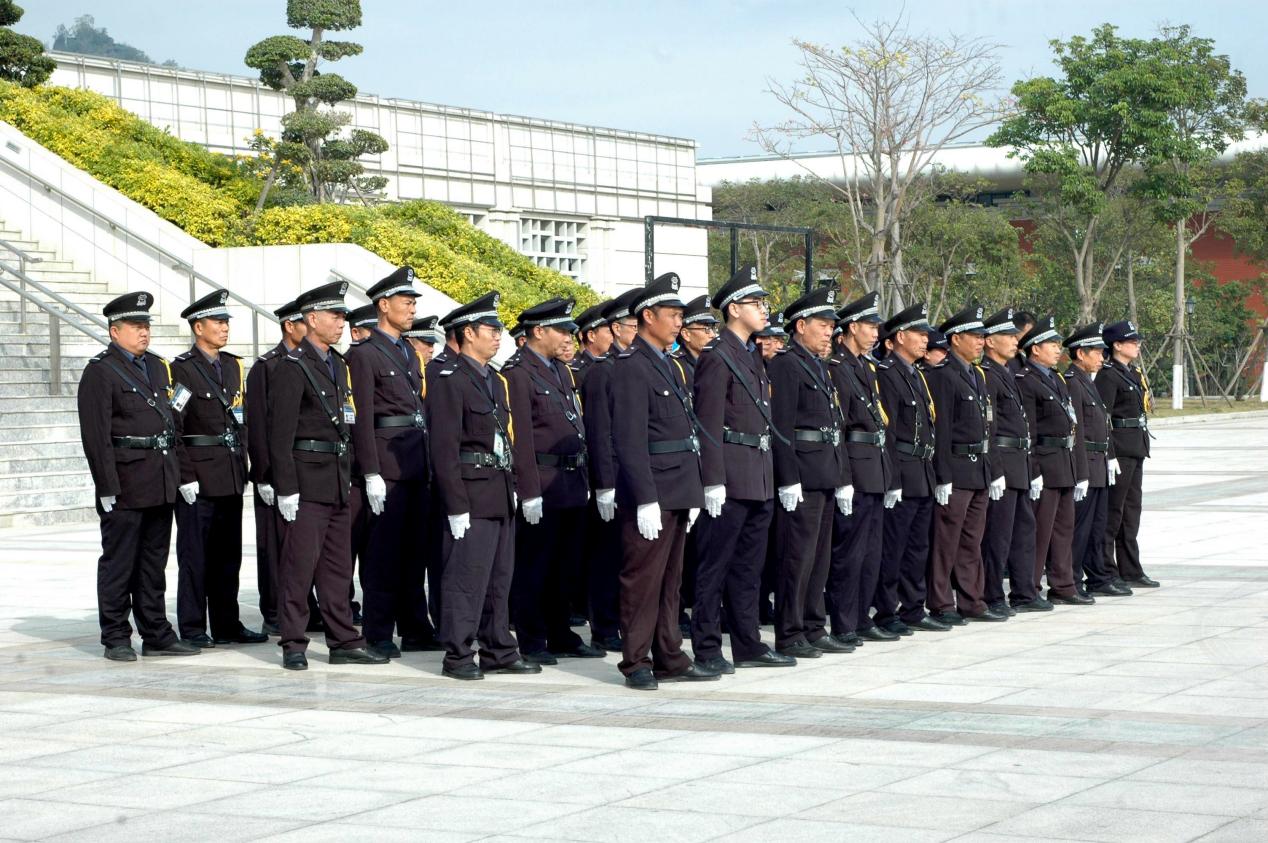 严抓队列训练 强化队伍形象