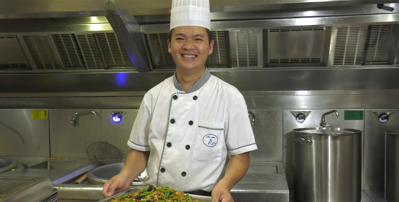 后勤集团饮食服务中心员工林庆展获“厦门市五一劳动奖章”