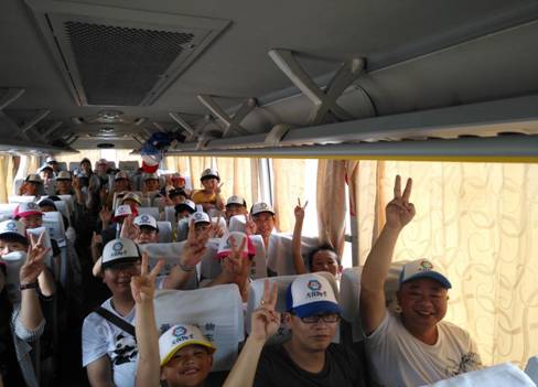 阳光明媚春游行 南强物业情深长