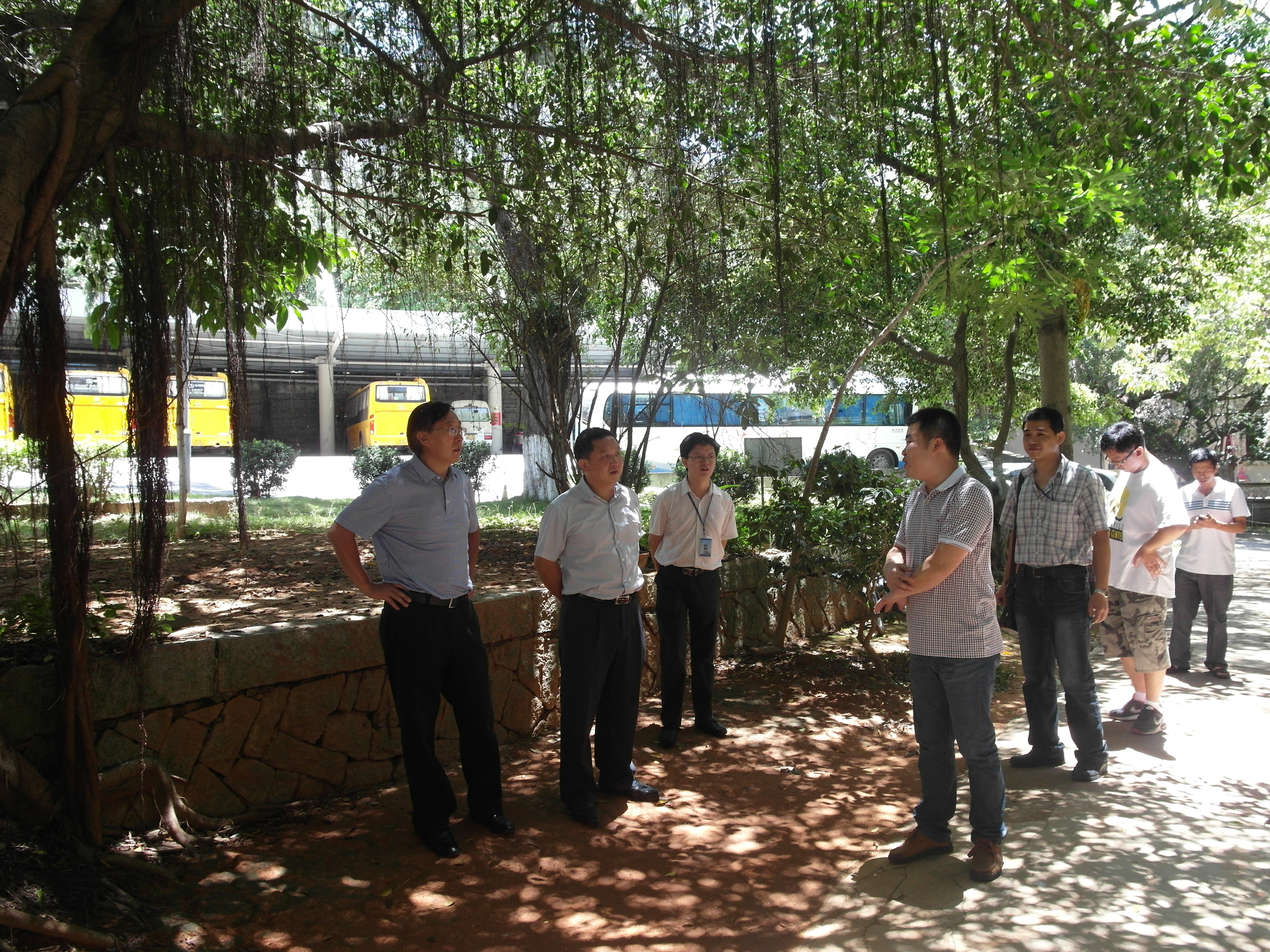 韩景义副校长深入后勤集团召开党的群众路线教育实践活动征求意见座谈会