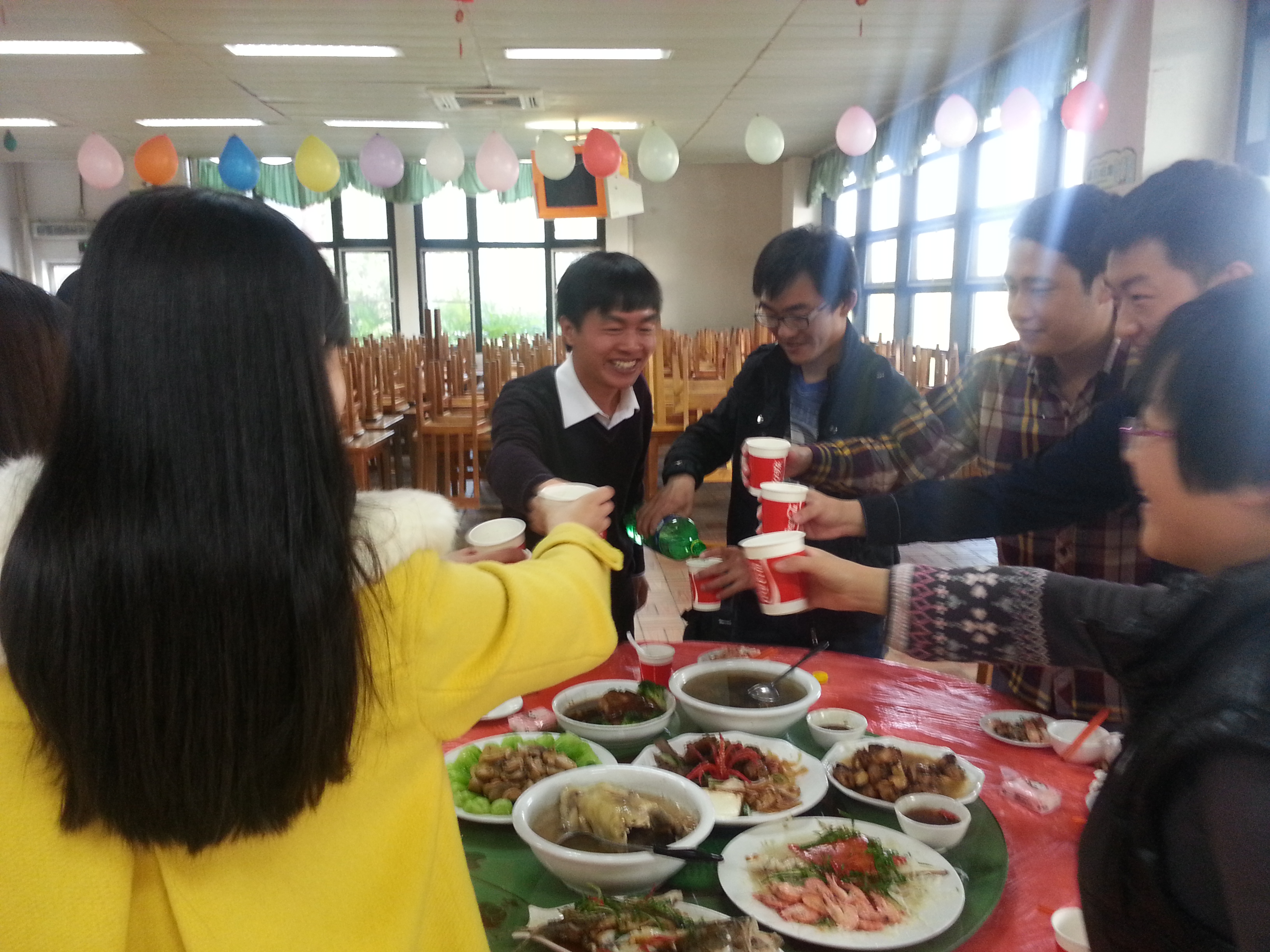 留校“嘉”人不孤单,大年三十肴暖心——漳州校区中区餐厅精心承办嘉庚学院留校生围炉年夜饭