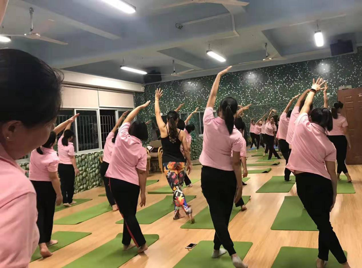 “瑜”见最美的自己——集团妇委会组织开展瑜伽健身活动