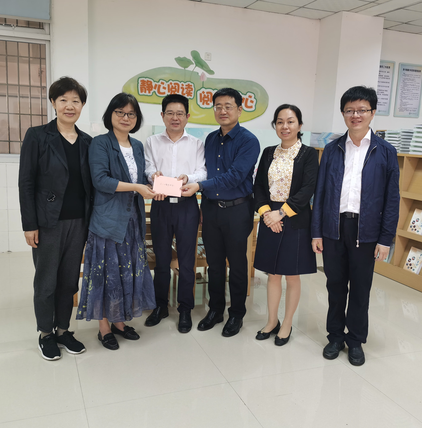 集团领导“六一”节前夕走访部分小学和幼儿园