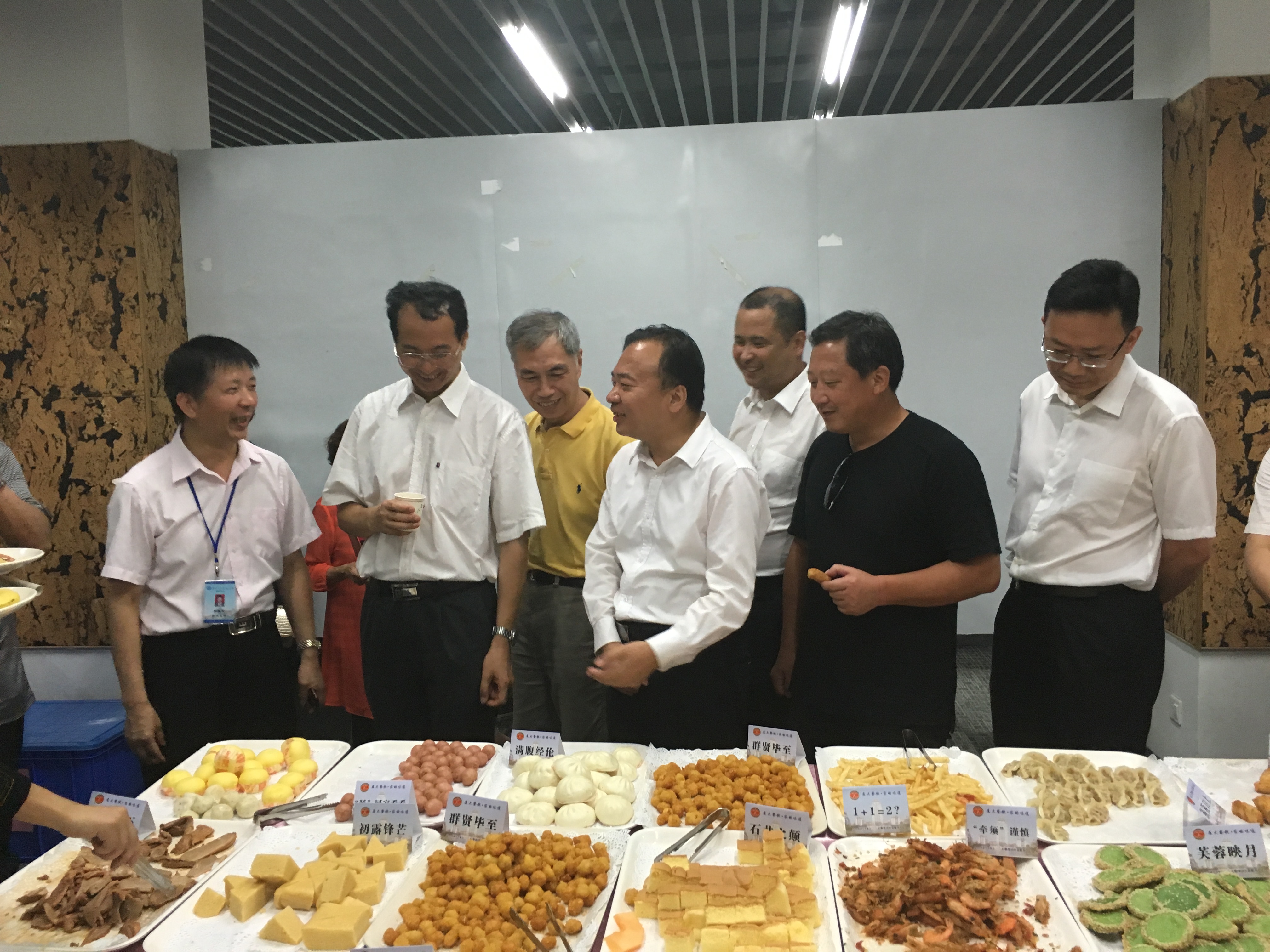 【毕业季】后勤集团圆满完成2016届毕业生冷餐会供餐任务