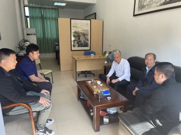 环境与生态学院李振基教授到翔安校区服务办调研