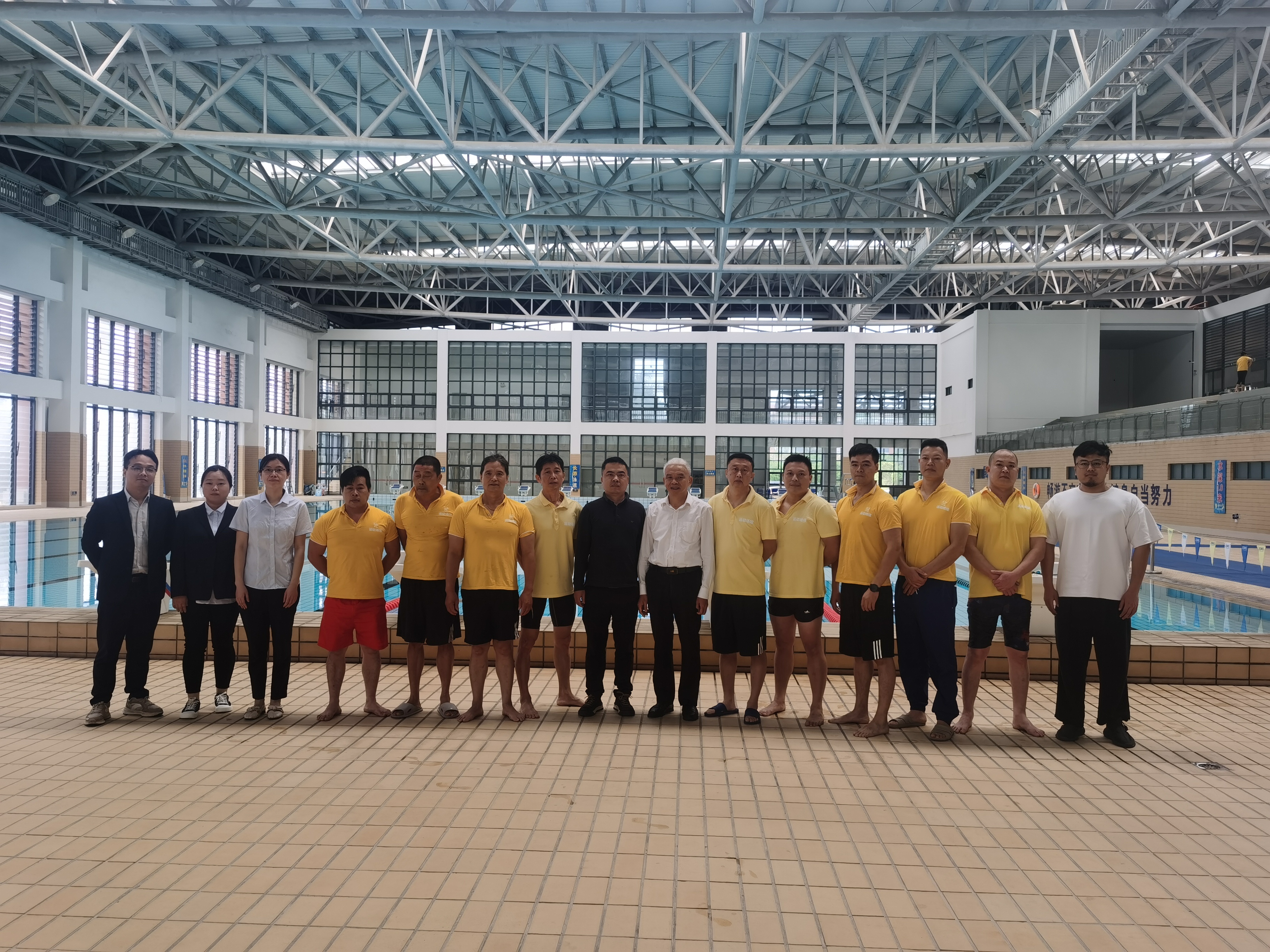 救生演练防未然 保驾护航为师生