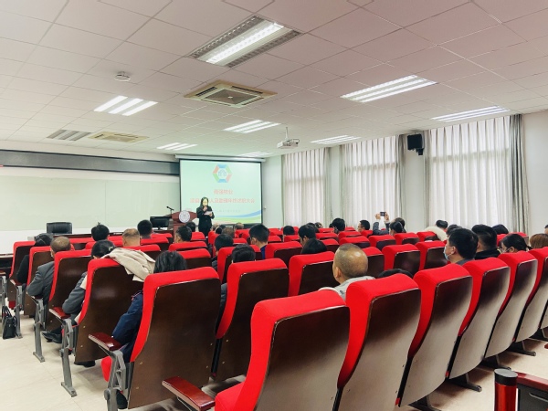 南强物业召开2021年年终述职大会