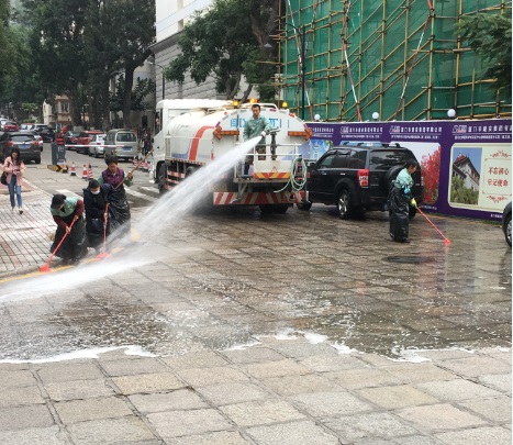 致敬校园里的温暖坚守