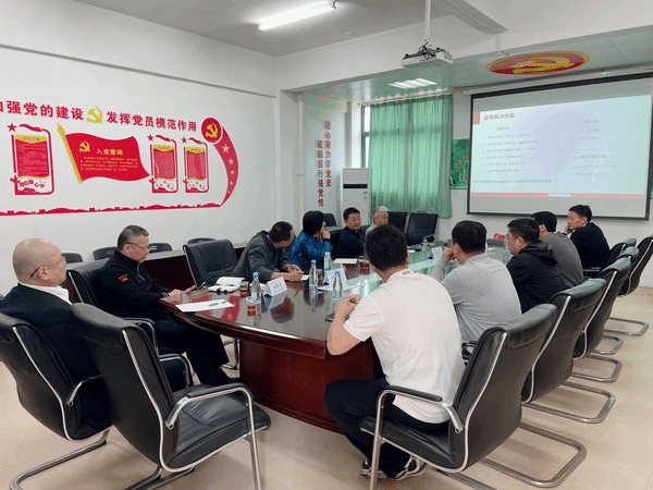 校领导到翔安校区检查后勤保障工作