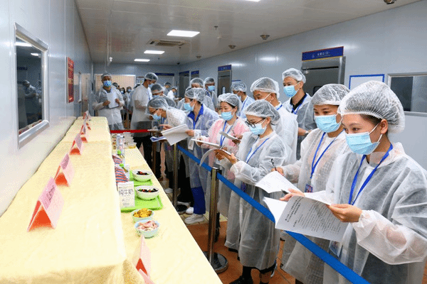 南强后勤公司获得厦门市第二十八届暨思明区第十九届职工技能竞赛食品安全管理员技术比赛8金19银15铜佳绩