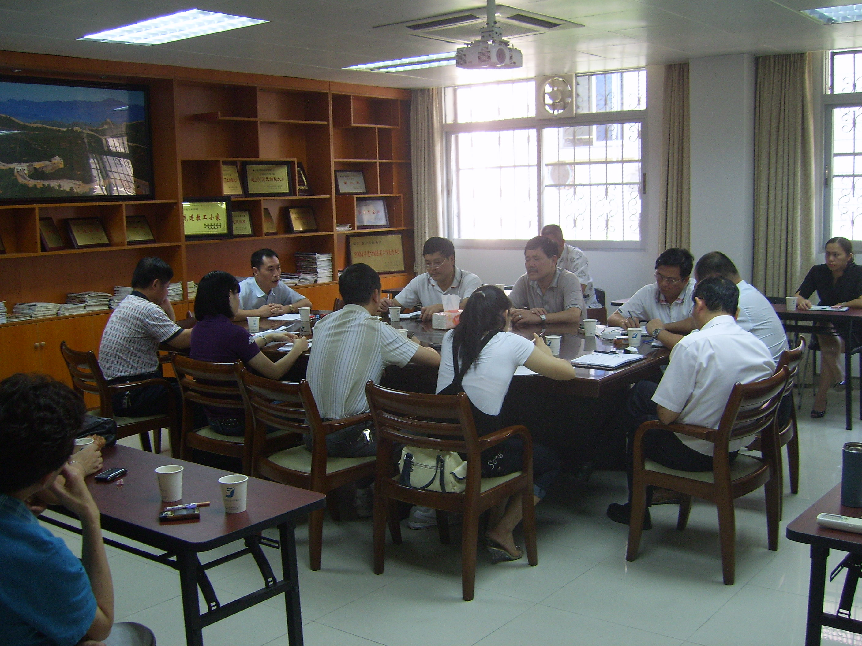 后勤集团召开餐饮服务安全工作会议