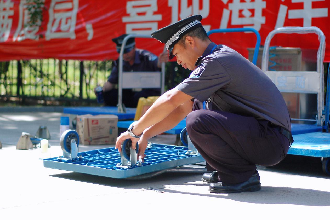 全力以赴做好学生毕业季安全保障工作