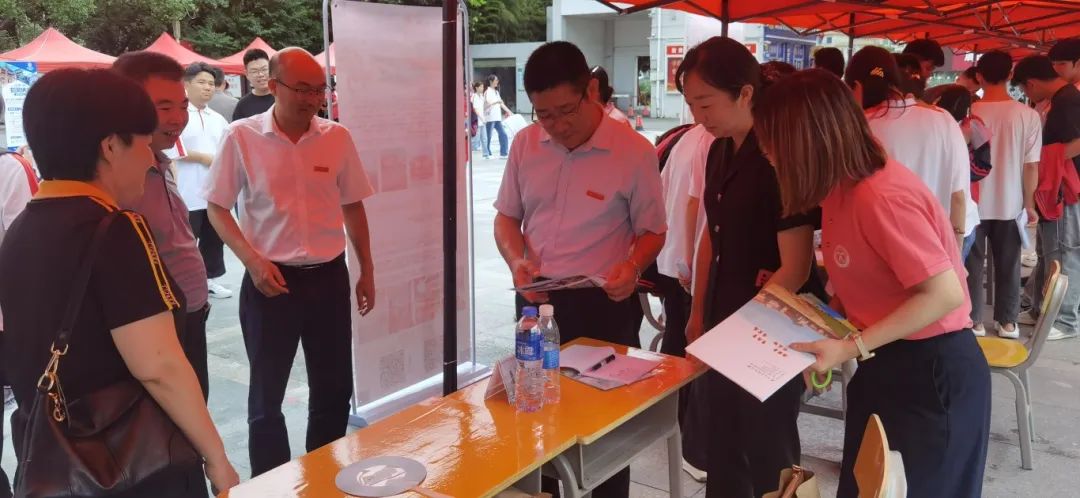 精准对接,“职”等你来——后勤集团参加长汀职校毕业生供需见面会