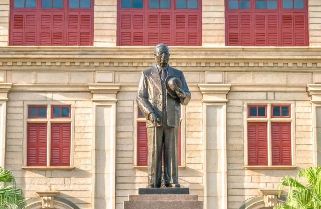 150年了,今天,我们为他点亮!