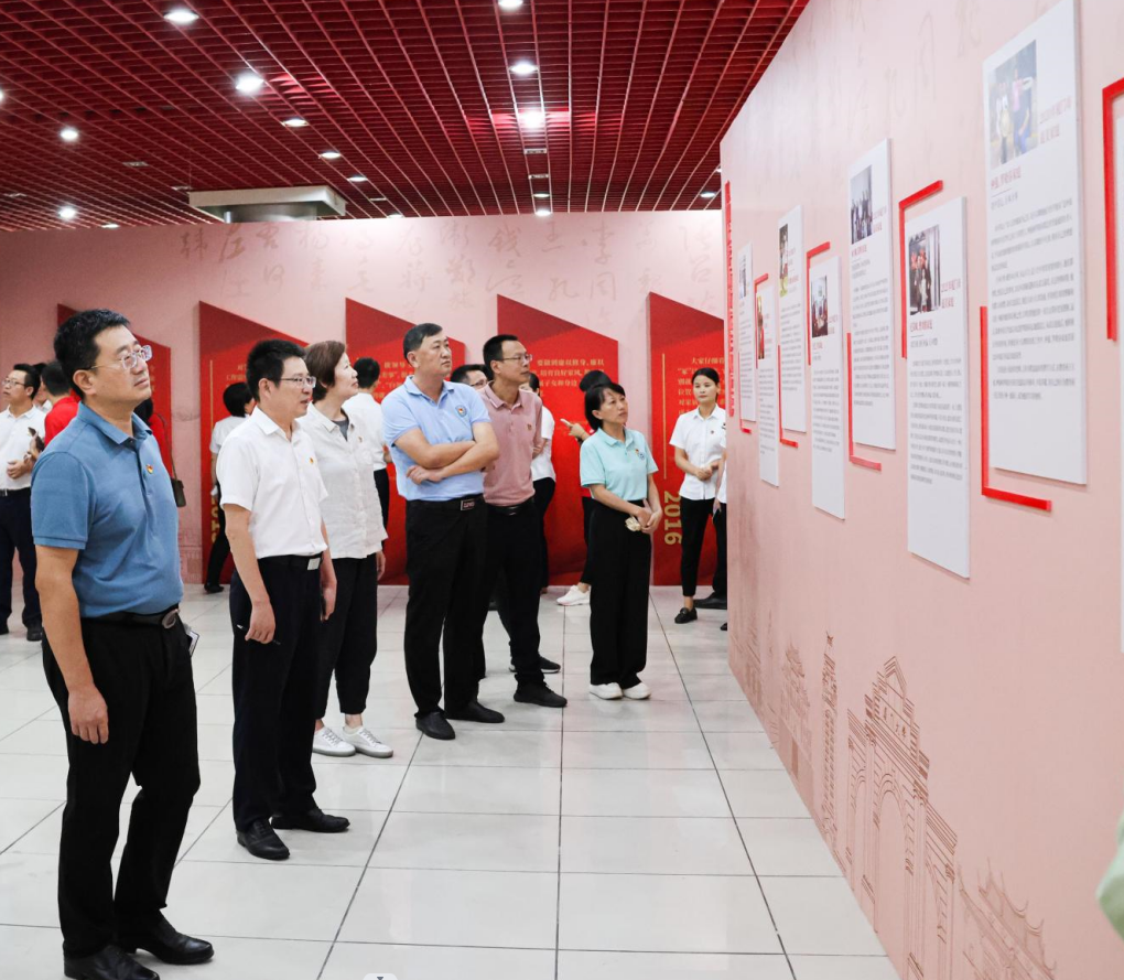 清风传家 廉洁致远——南强后勤党支部组织参观2023年厦门大学廉洁家风展