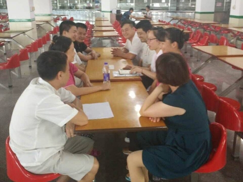 沟通交流,携手共进 ——漳州校区餐饮部召开保管、厨师长沟通交流会