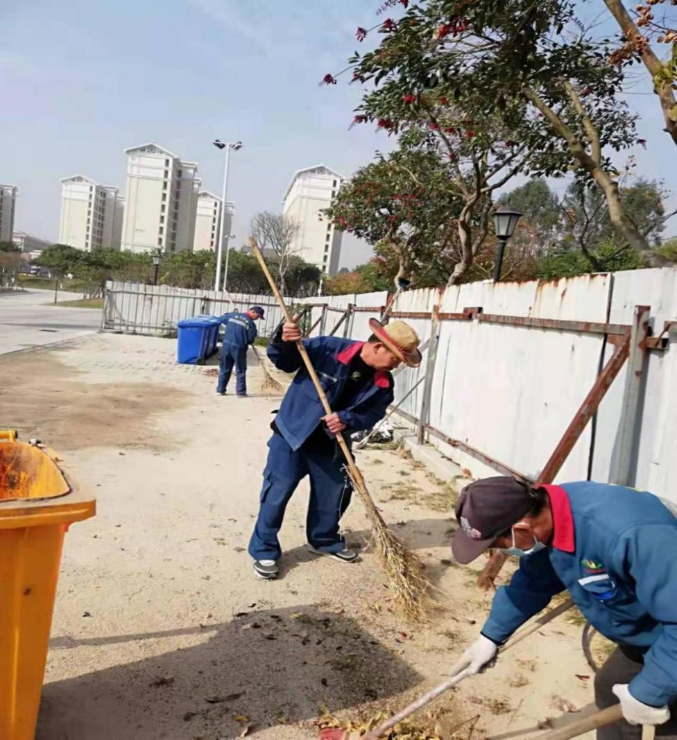翔安校区推进绿化保洁改革,提升服务质量