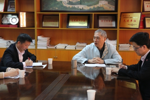 饮食服务中心党支部召开“两学一做”学习教育第四专题研讨会