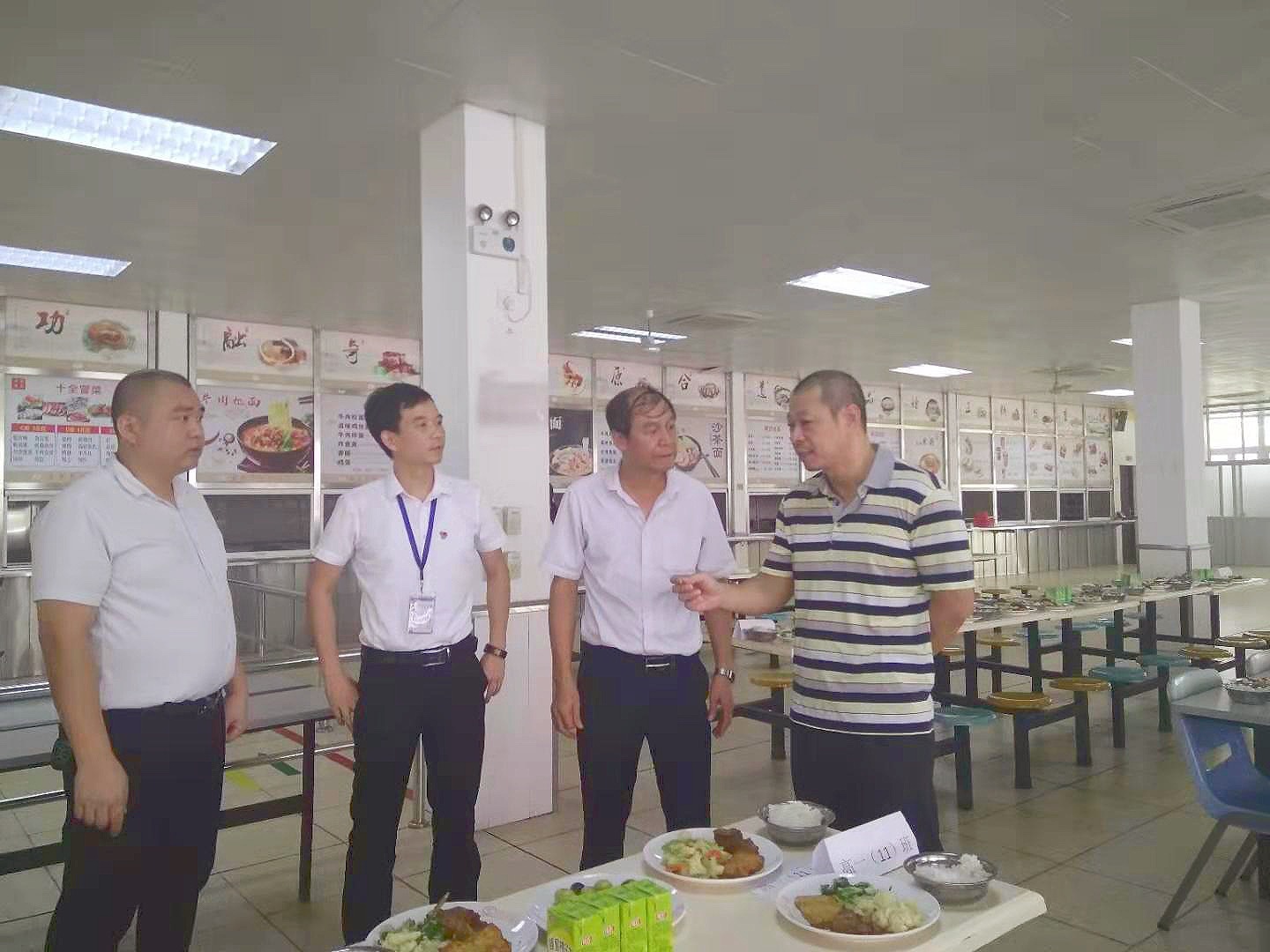 “厦大餐饮”厦门六中餐厅圆满完成新生军训供餐任务