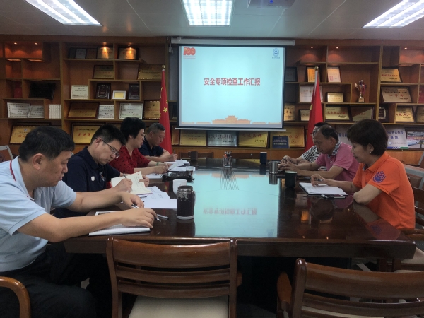 邓朝晖副校长到后勤集团安全生产专项检查