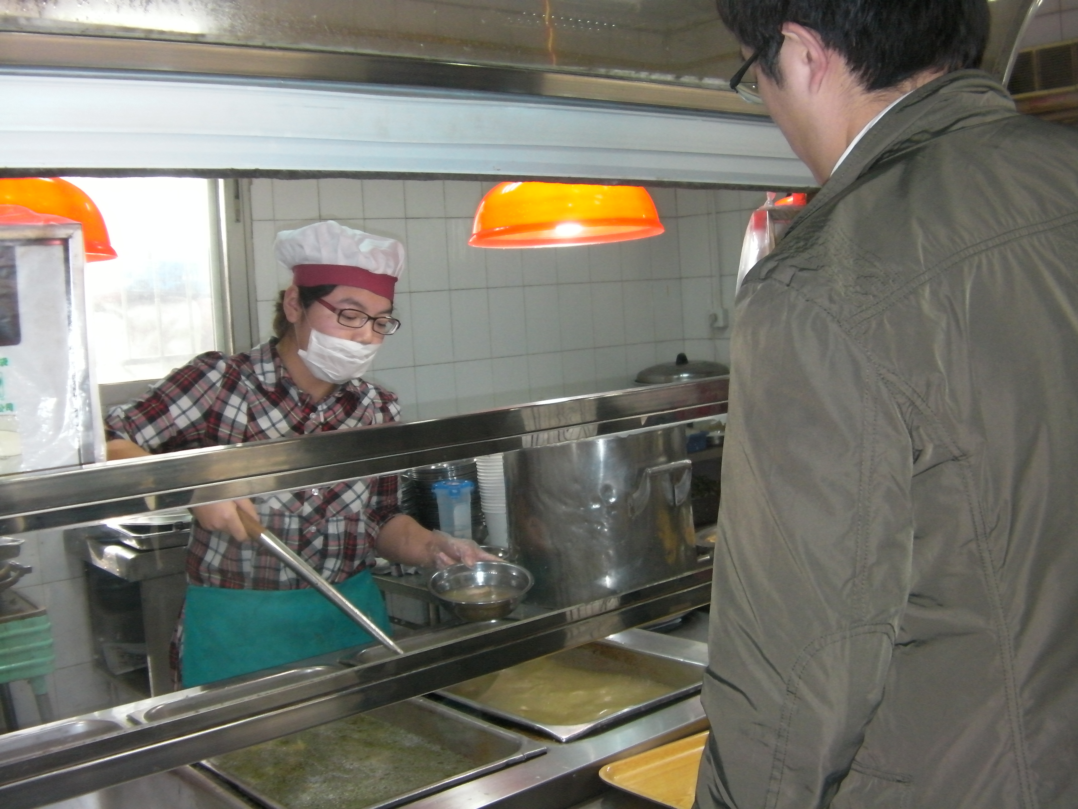 好一道亮丽的风景——饮食服务中心持续提供勤工助学岗位