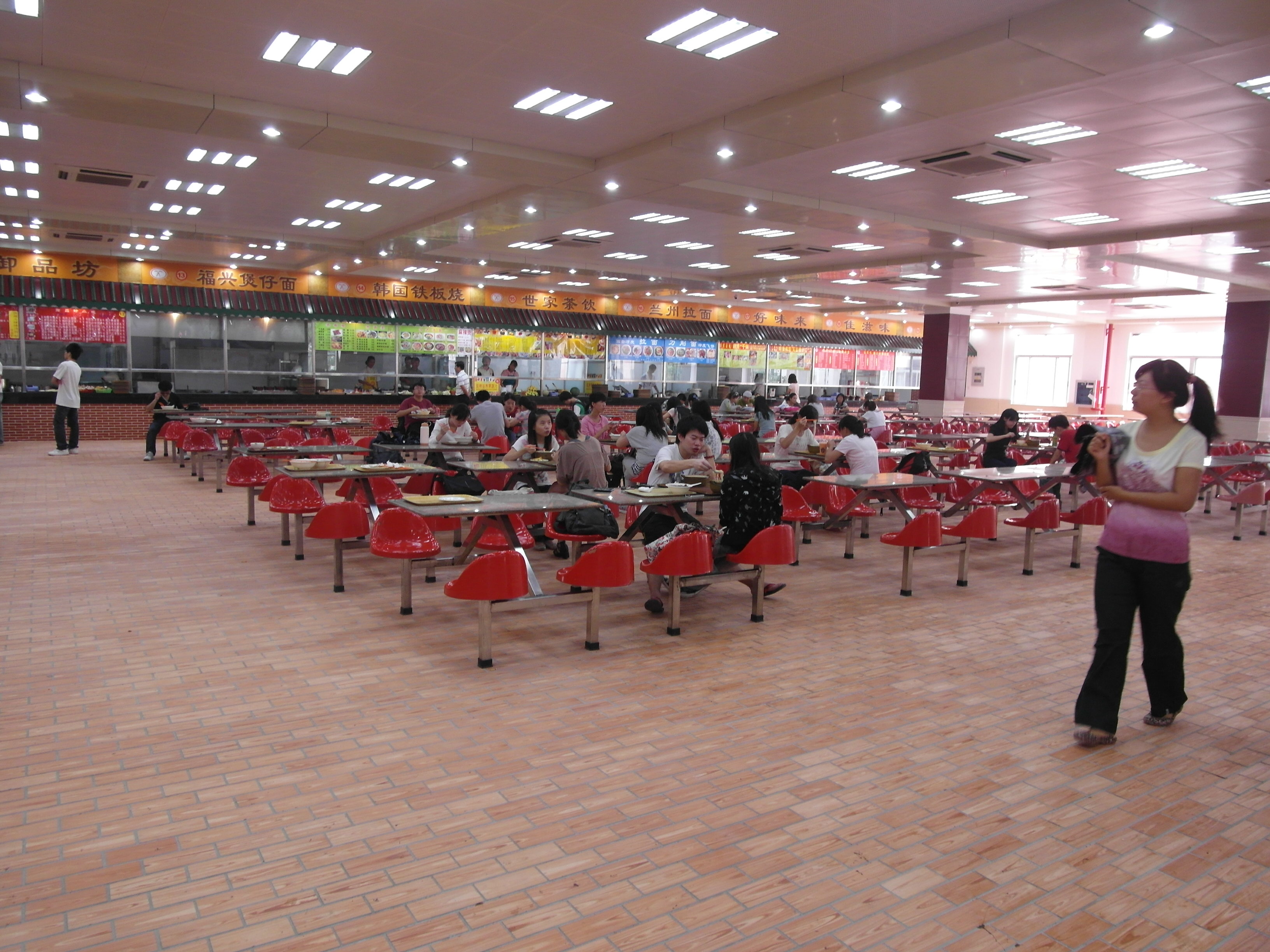 芙蓉小吃城装修改造换新颜