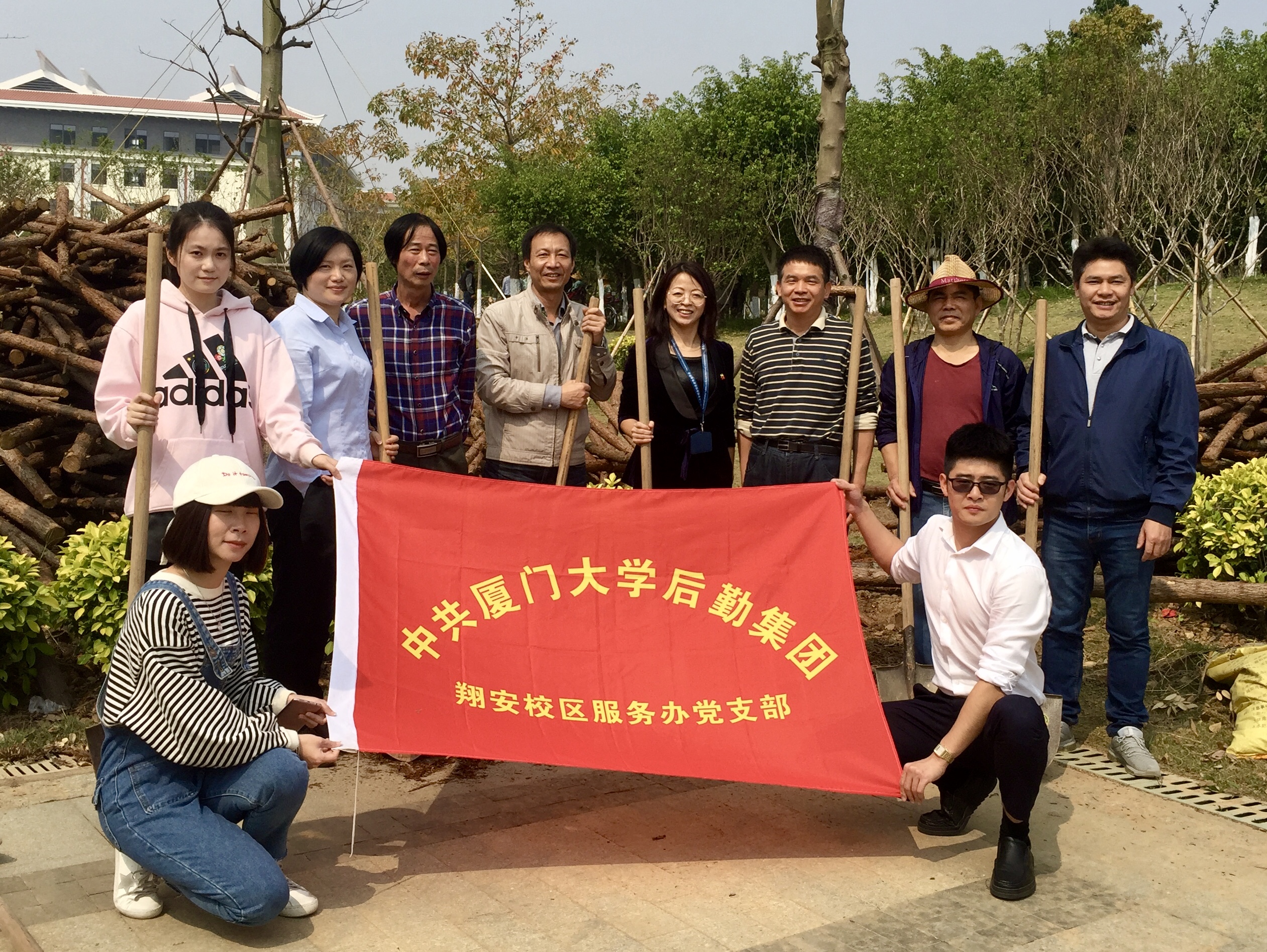 弘扬植树传统,创建美丽校园