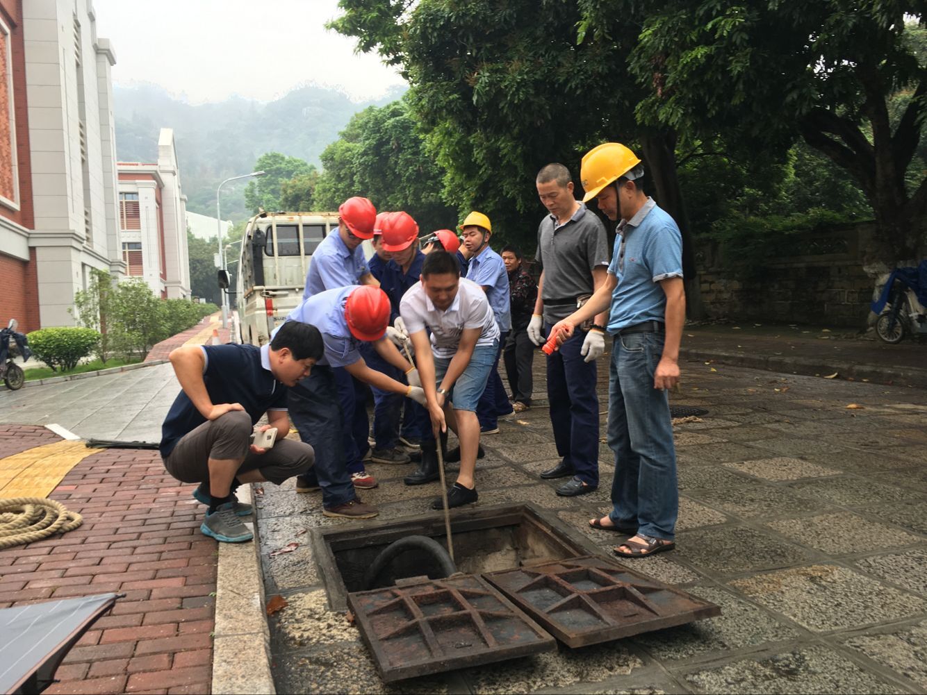 先锋突击队完成圣诺金属研究院高压电缆迁移工作