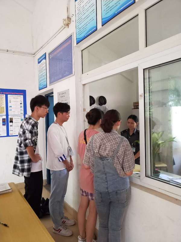 感恩后勤,情暖嘉园——嘉庚学院毕业生代表慰问园区安防员