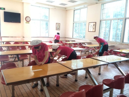 饮食服务中心顺利完成2016级本科生迎新工作