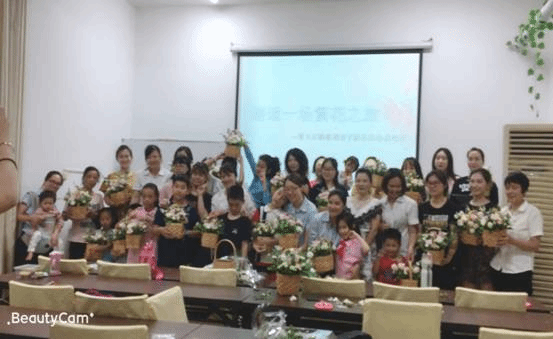 邂逅一场繁花之旅——集团妇委会组织开展母亲节亲子插花活动
