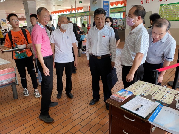 校领导到翔安校区检查指导餐厅 “厉行节约、反对浪费”工作