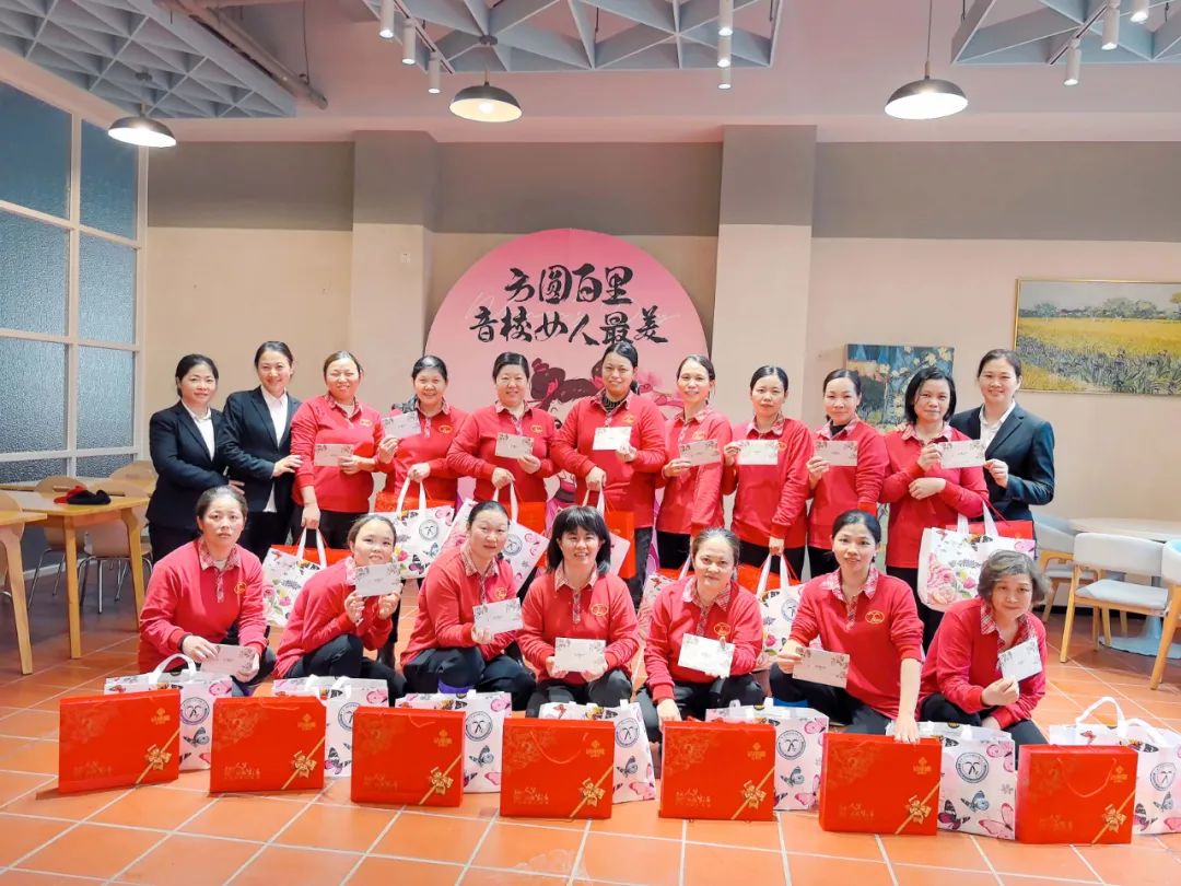 致敬最美的“她”——“厦大餐饮”与您共赴春日浪漫