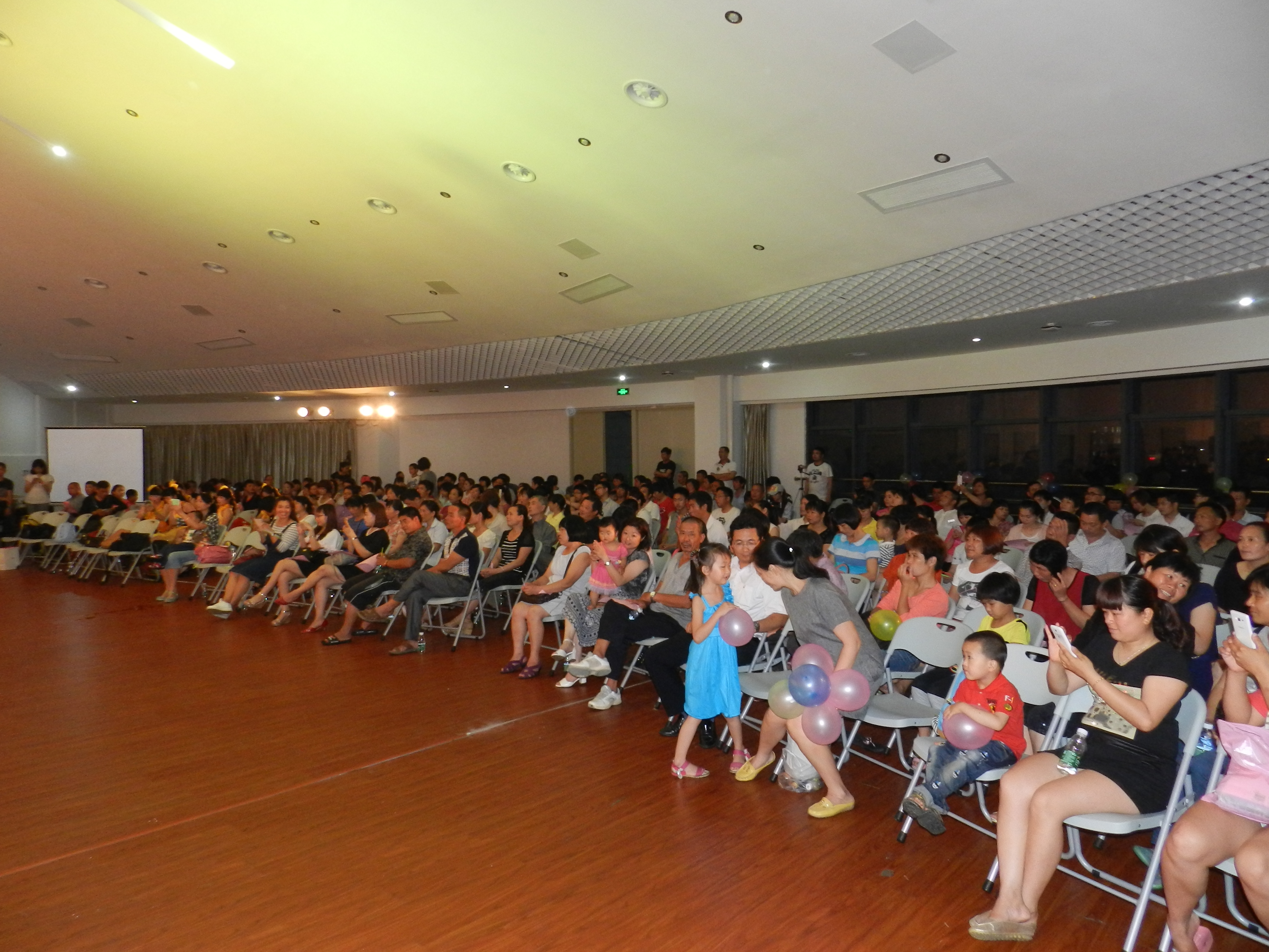 给力青春 多彩后勤——“五·四”青年节联欢会(翔安校区)成功举办