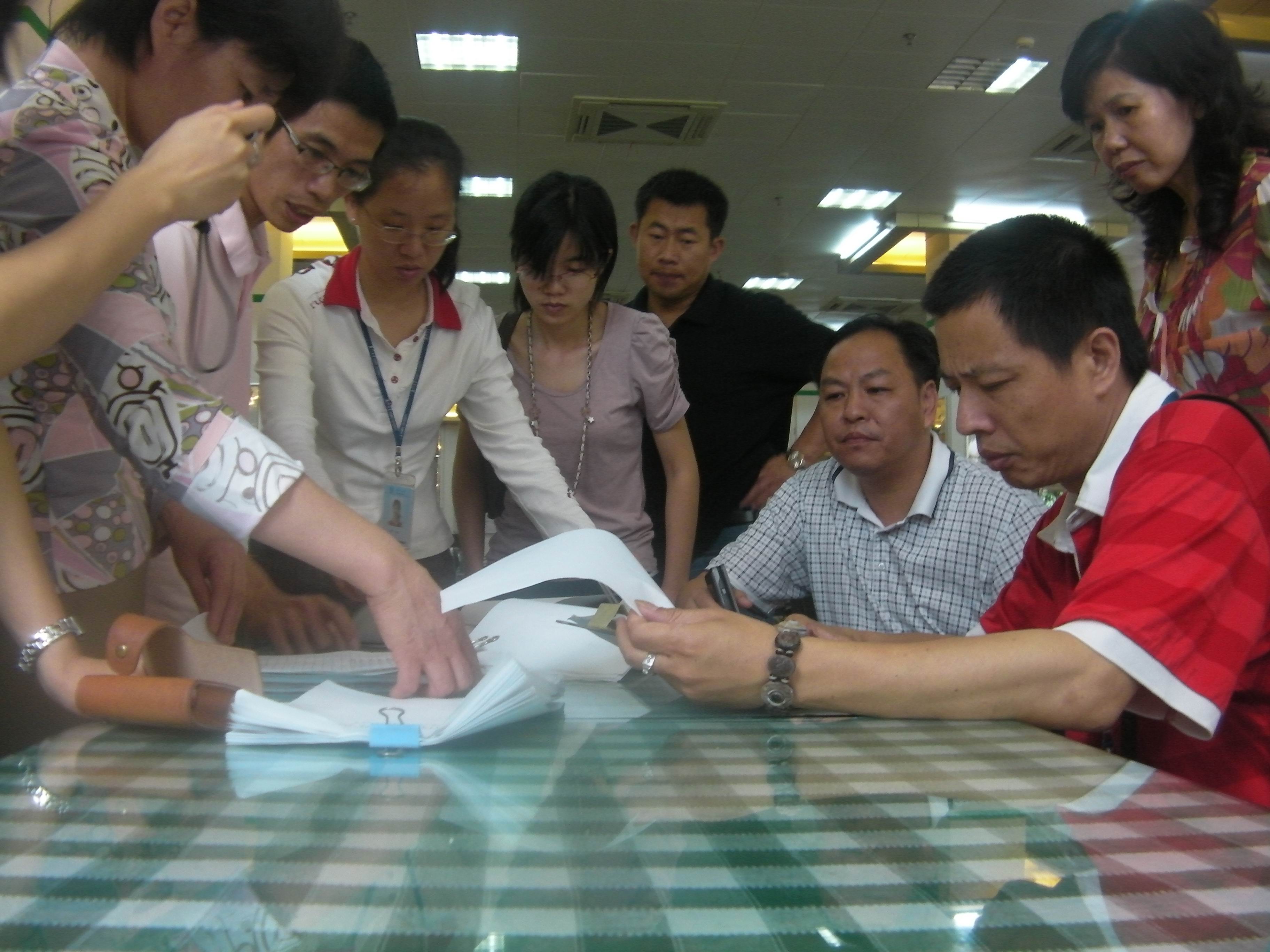 学校进行餐厅食品卫生安全专项检查